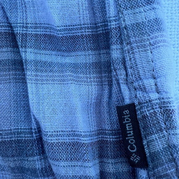 Columbia long sleeve shirt and Roll tab sleeve with hoodie - Picture 4 of 10